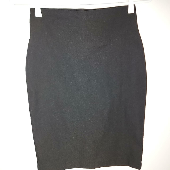 3/$15 Black pencil skirt - Picture 1 of 4